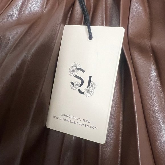 Sincerely Jules Brown Pleated Skirt - Picture 4 of 4